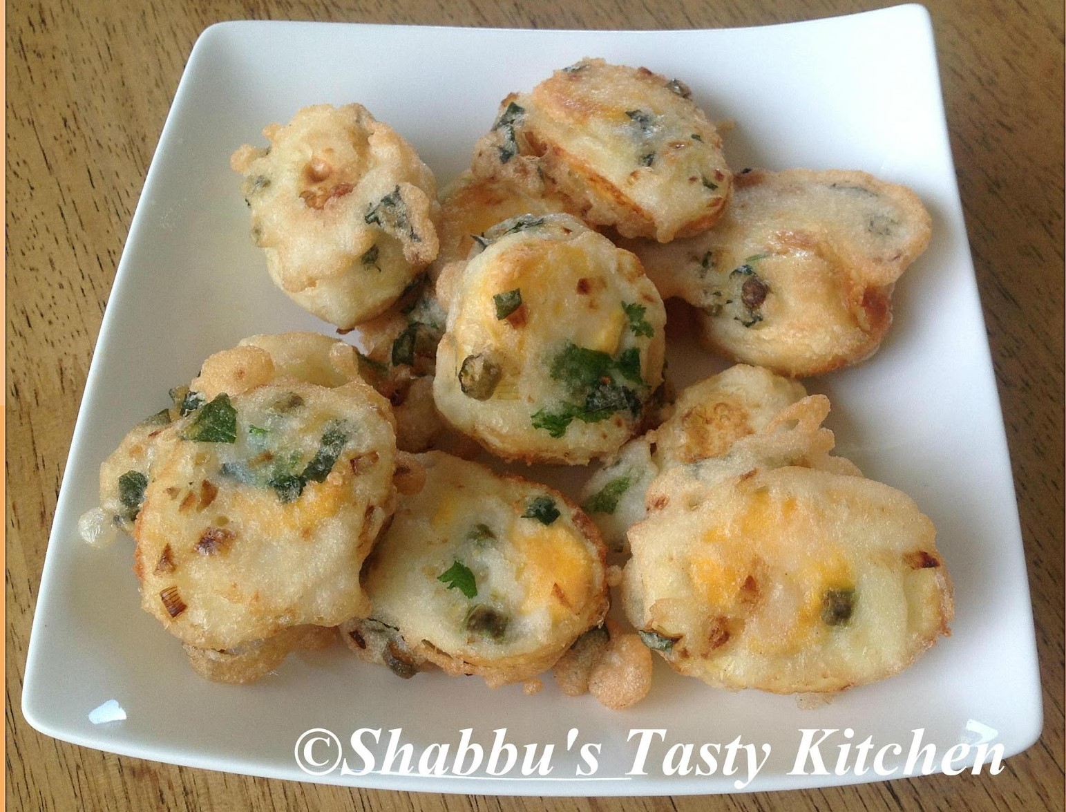 mutta-mukki-porichathu-egg-fritters