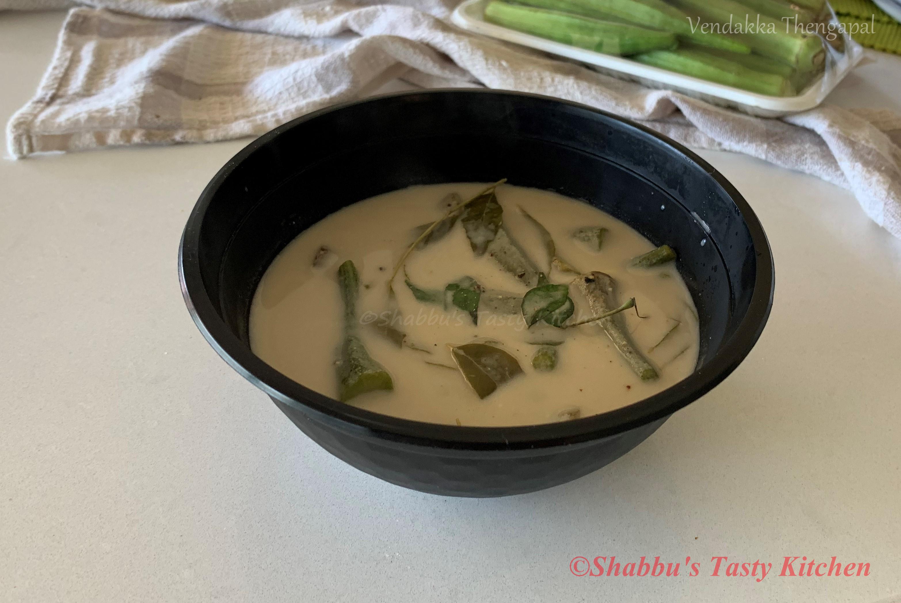 okra-vendakka-thengapal