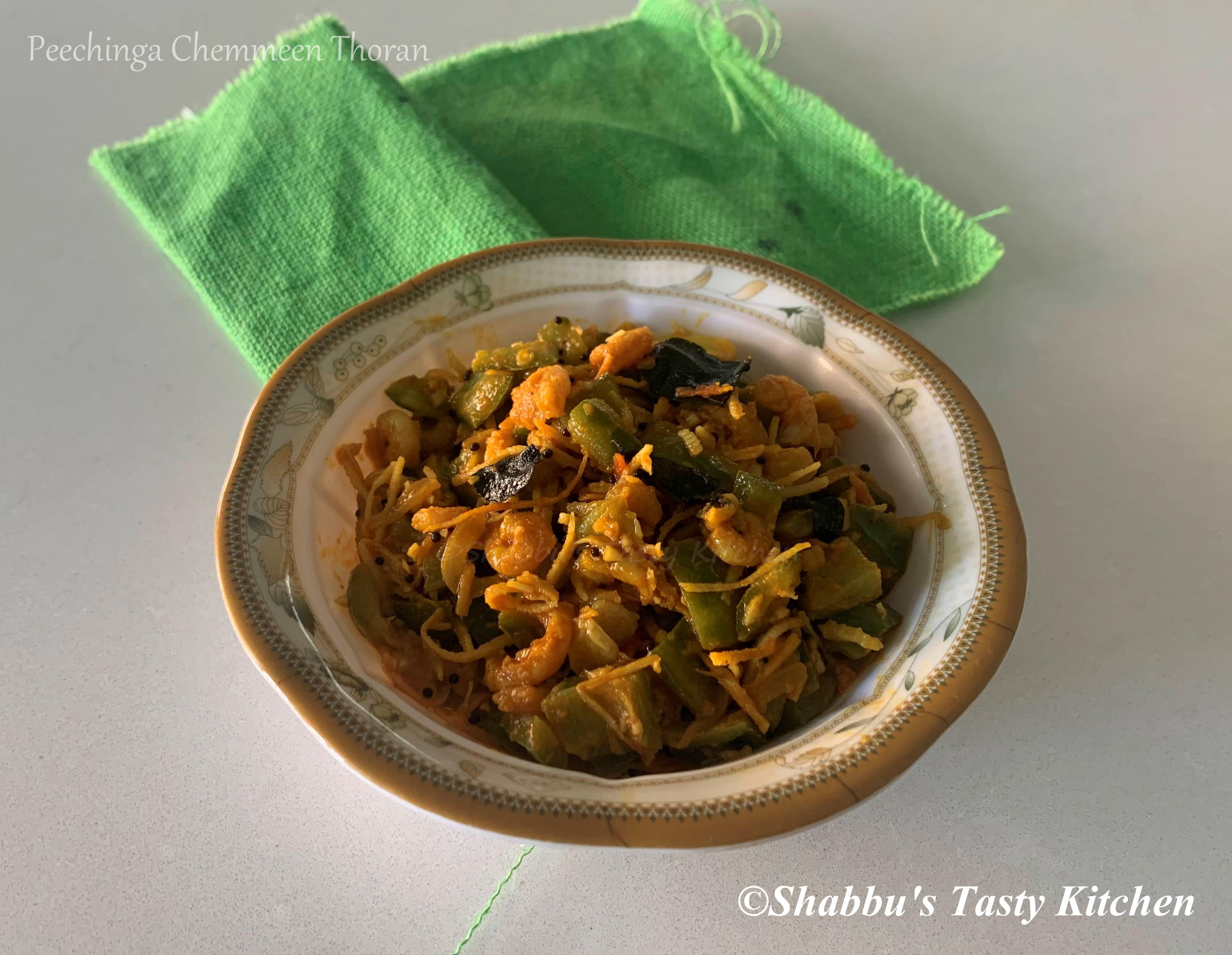 peechinga-chemmeen-thoran-ridge-gourd-prawns-thoran