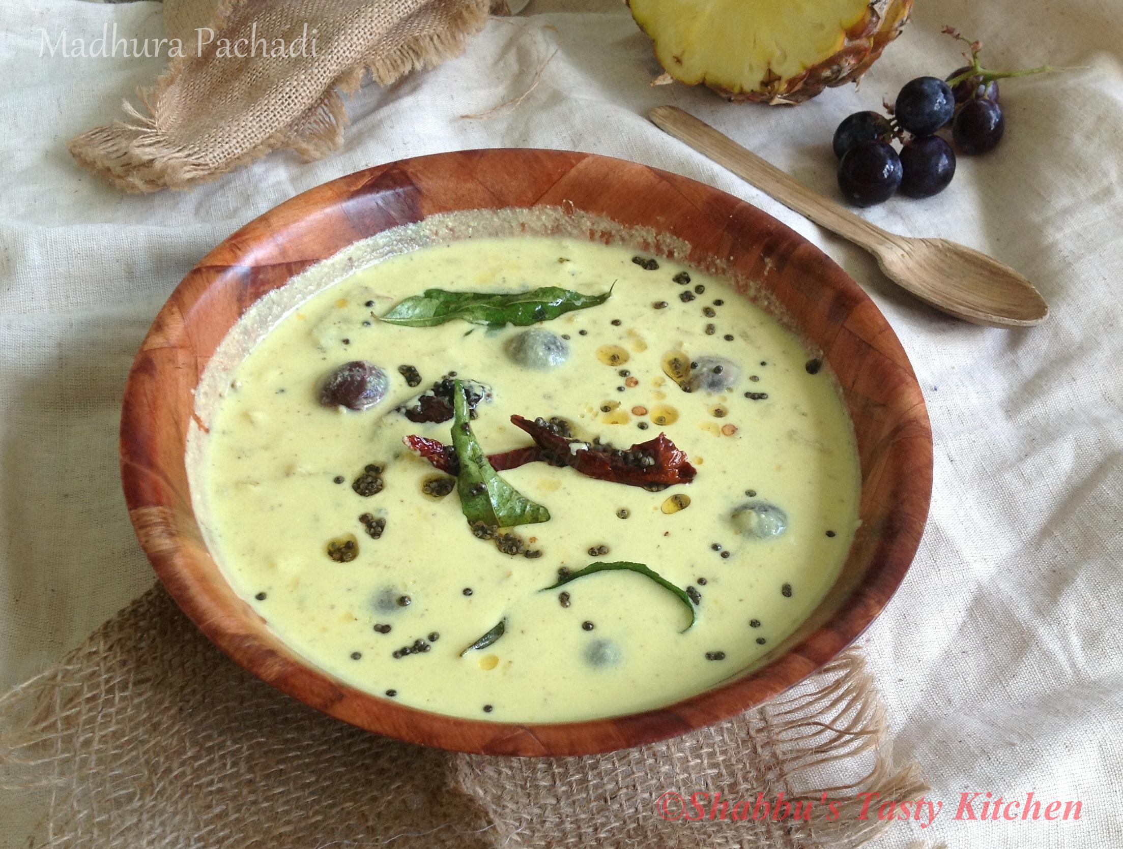 pineapple-munthiri-grapes-pachadi