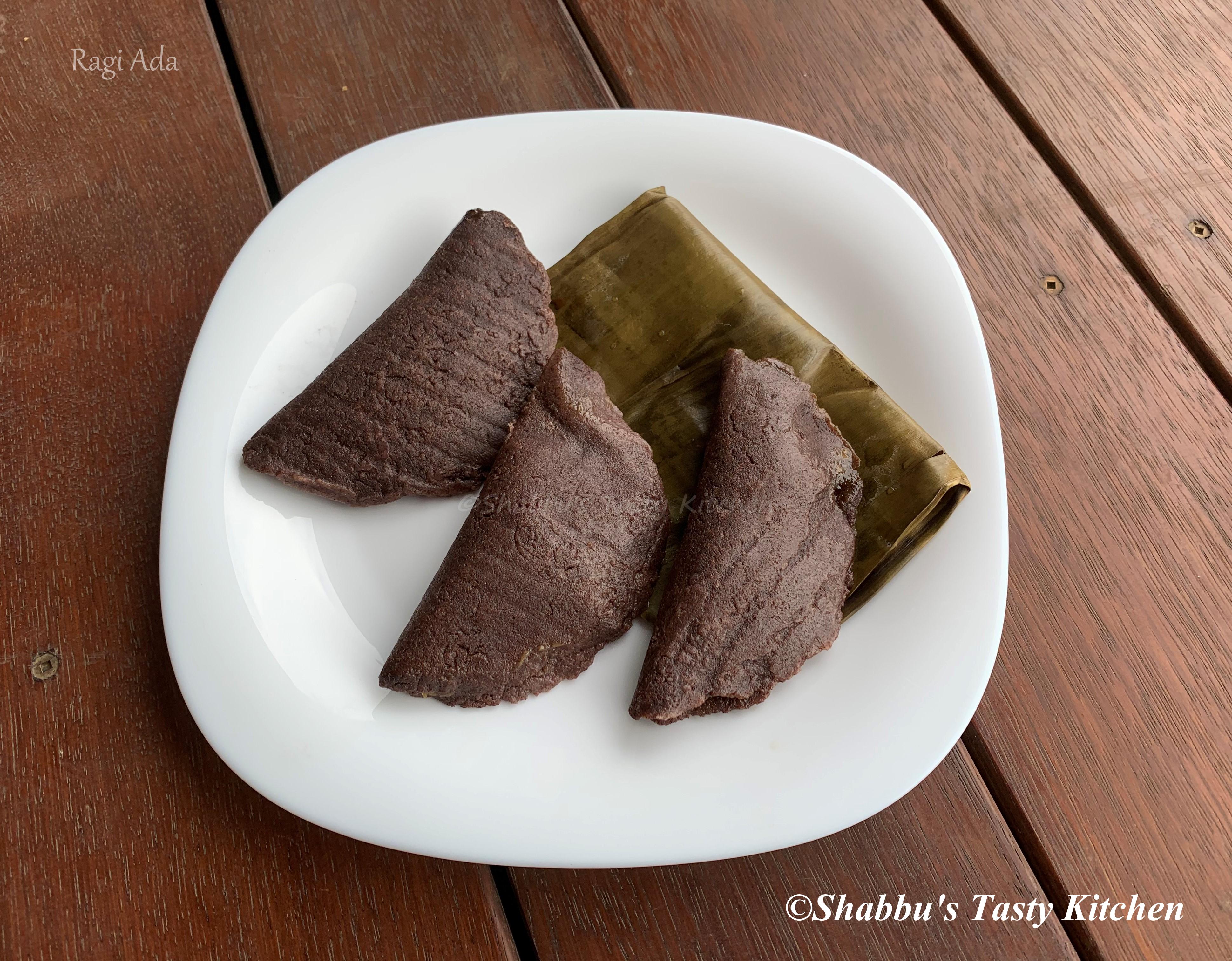 ragi-ela-ada-steamed-ragi-parcels-with-coconut-jaggery-filling