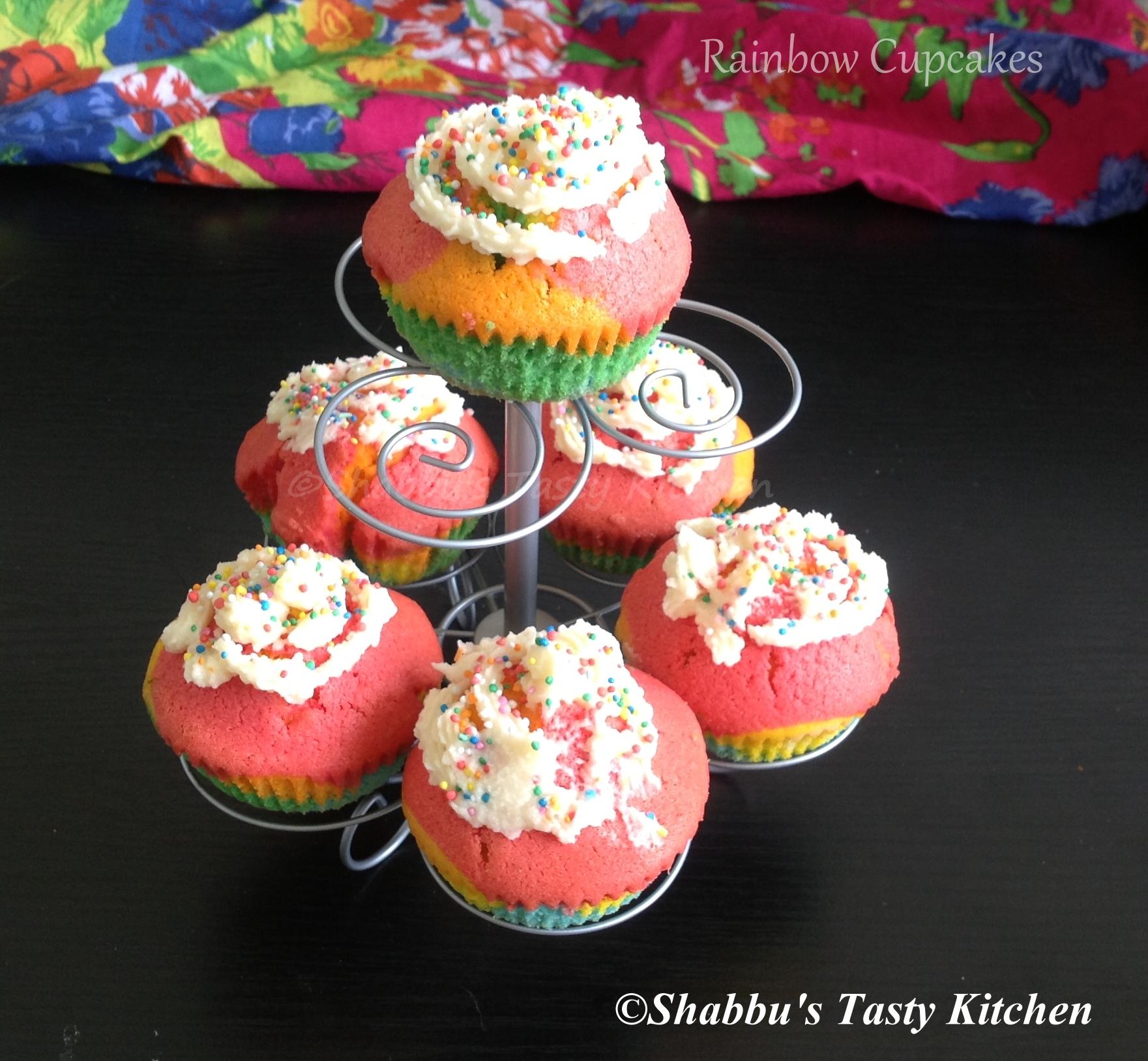 rainbow-cupcakes