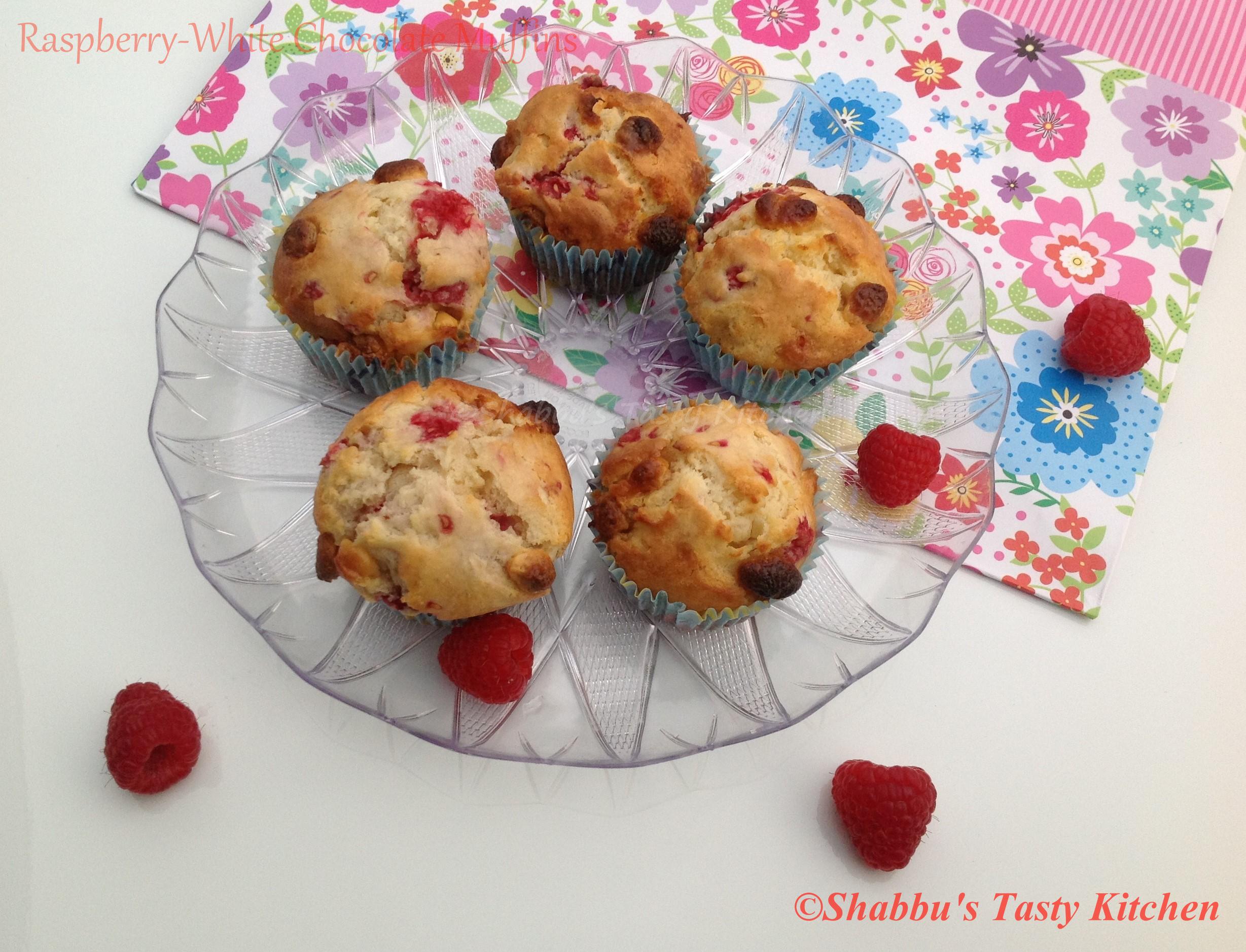 raspberry-and-white-chocolate-muffins