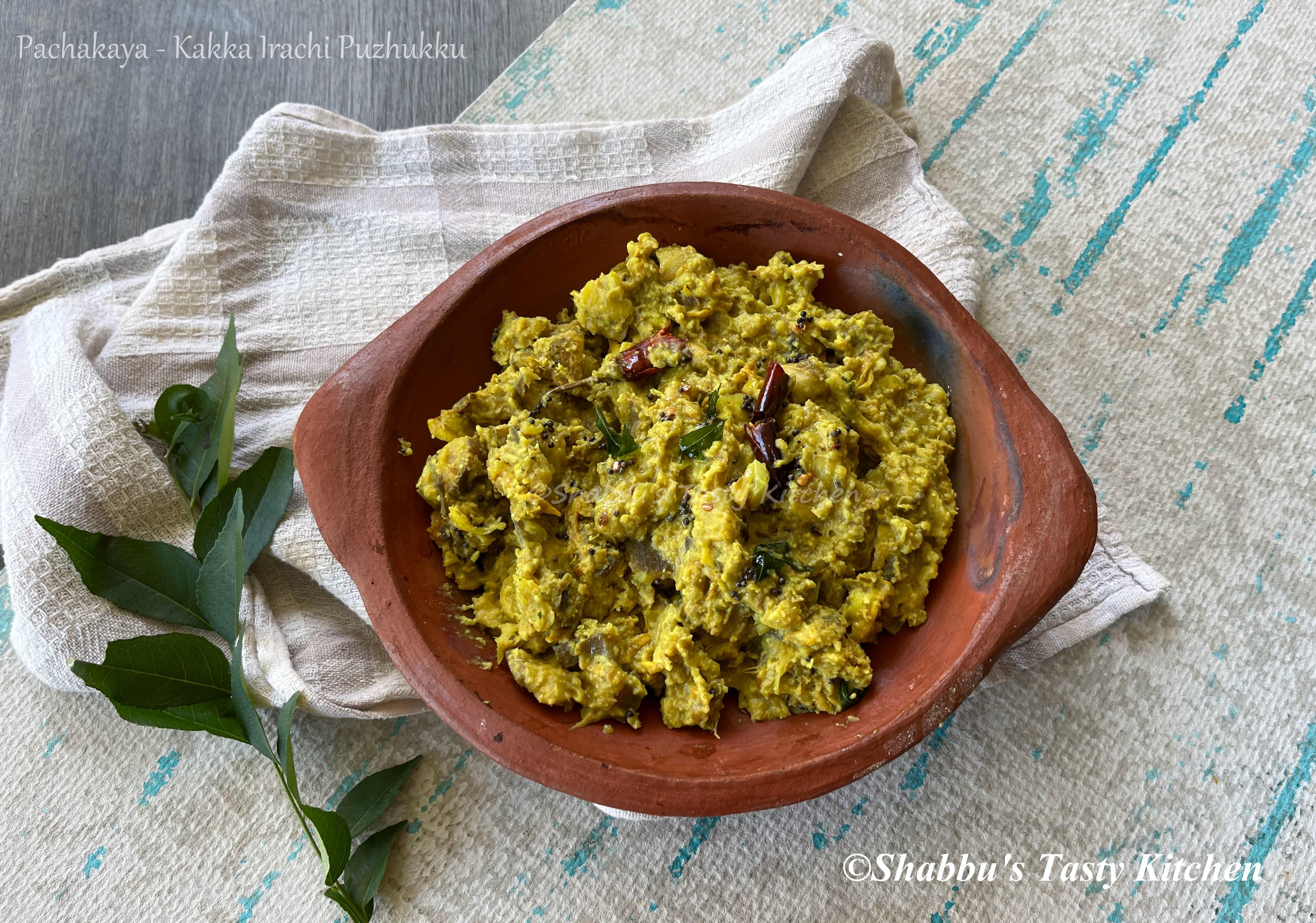 raw-plantain-clams-pachakaya-kakka-irachi-puzhukku