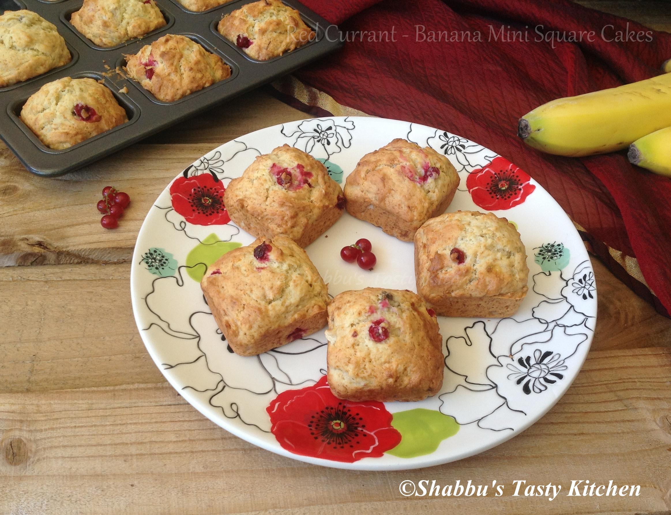 red-currant-banana-mini-square-cakes