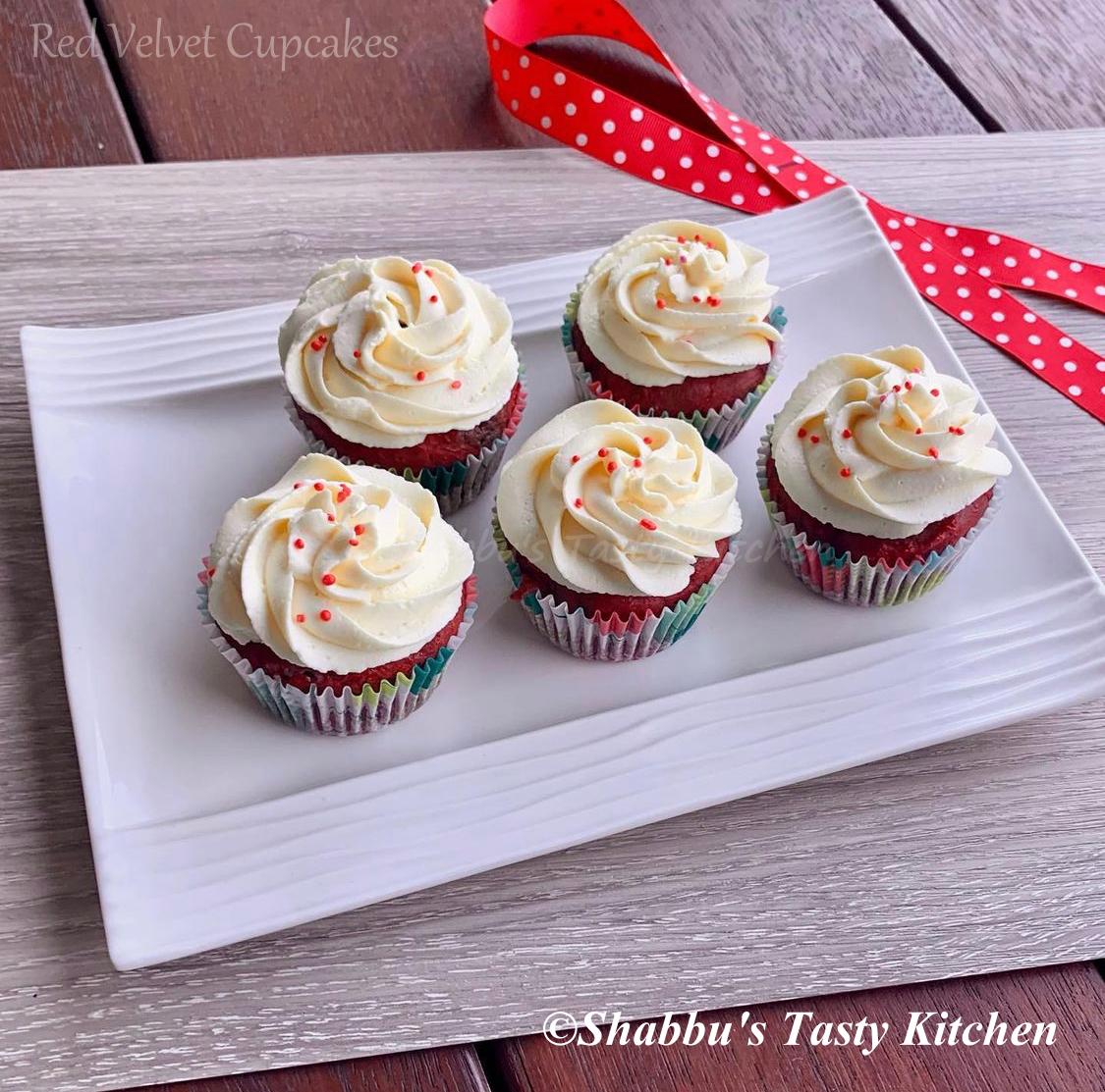 red-velvet-cupcakes
