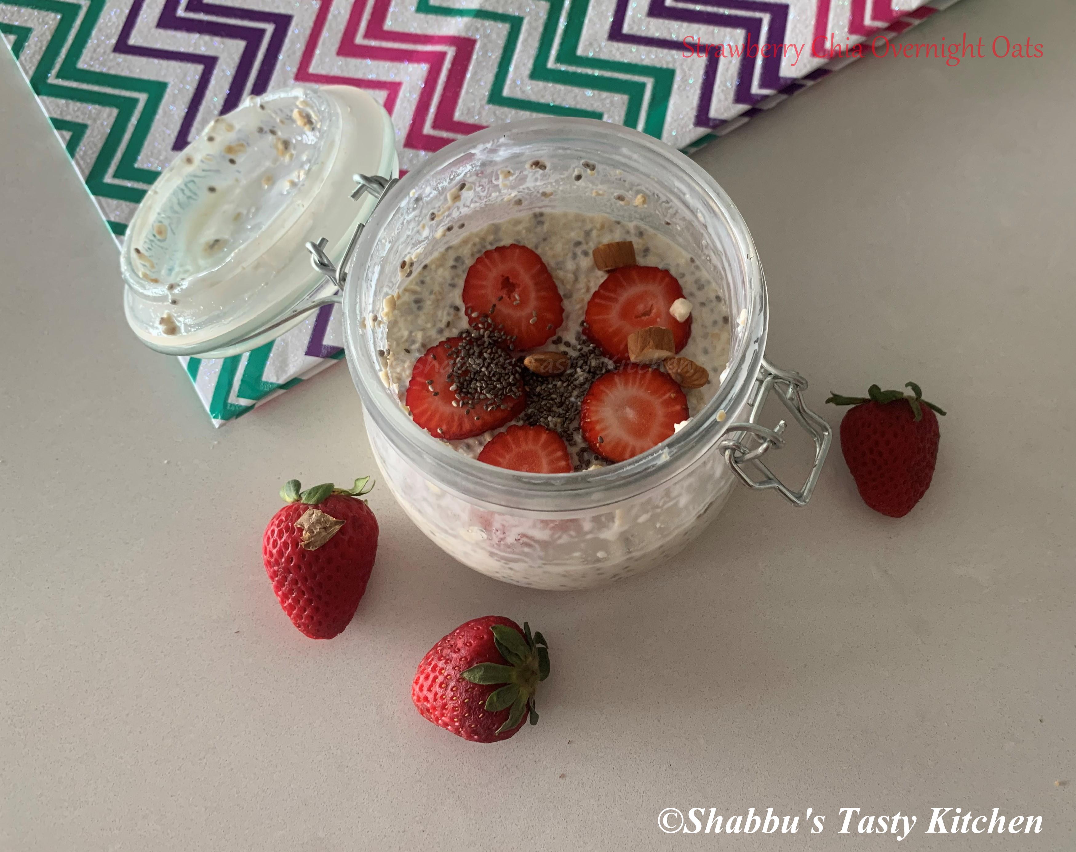 strawberry-chia-overnight-oats