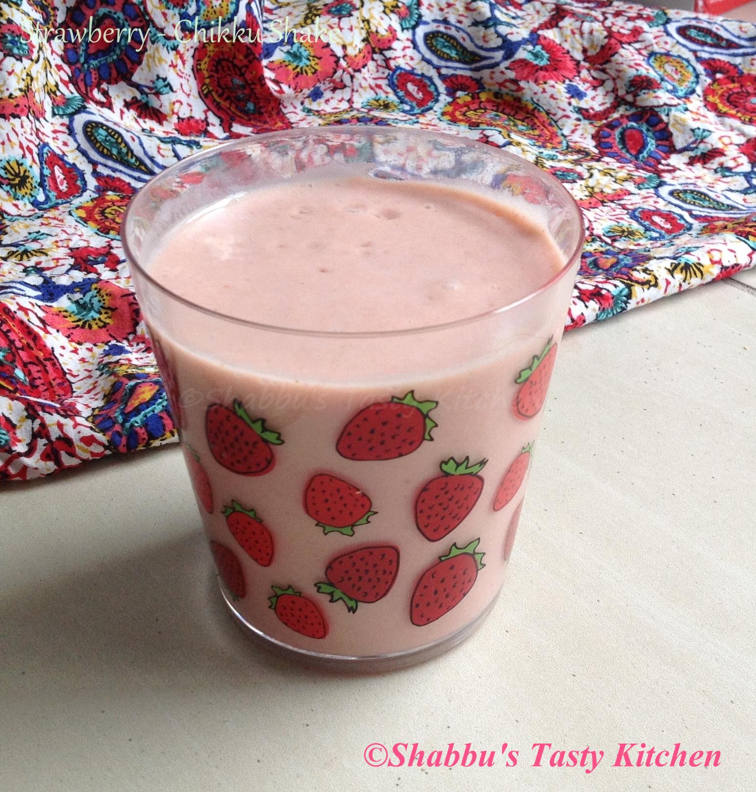 strawberry-chikku-sapota-shake