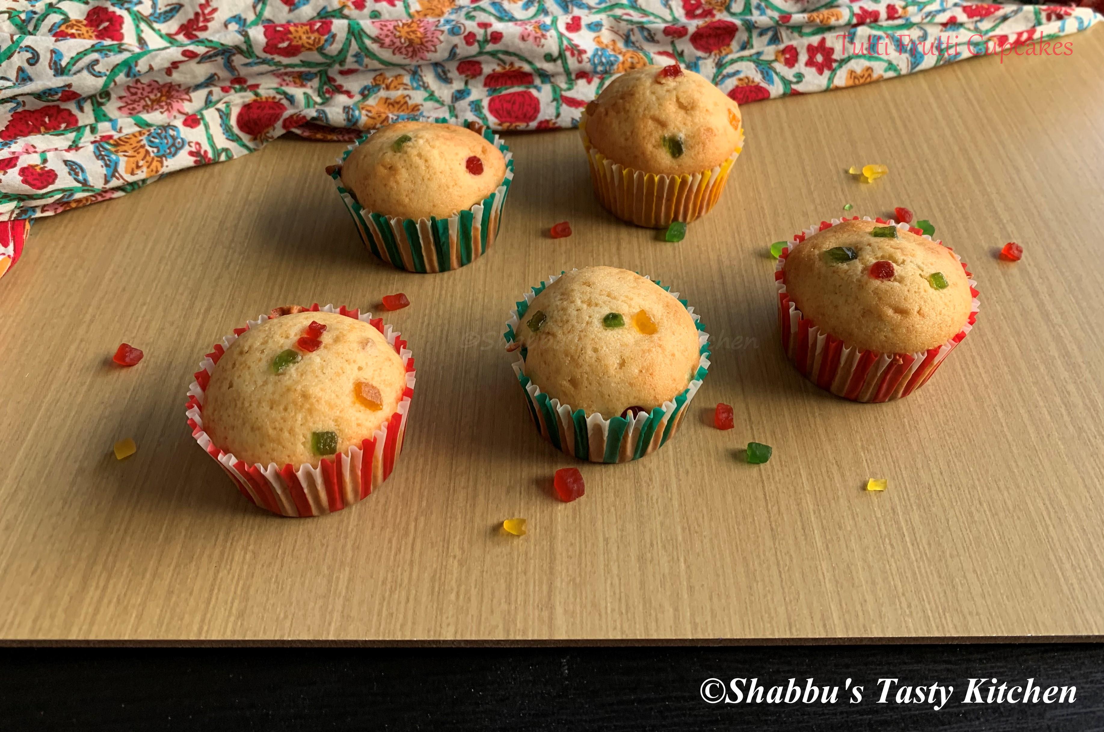 tutti-frutti-cupcakes
