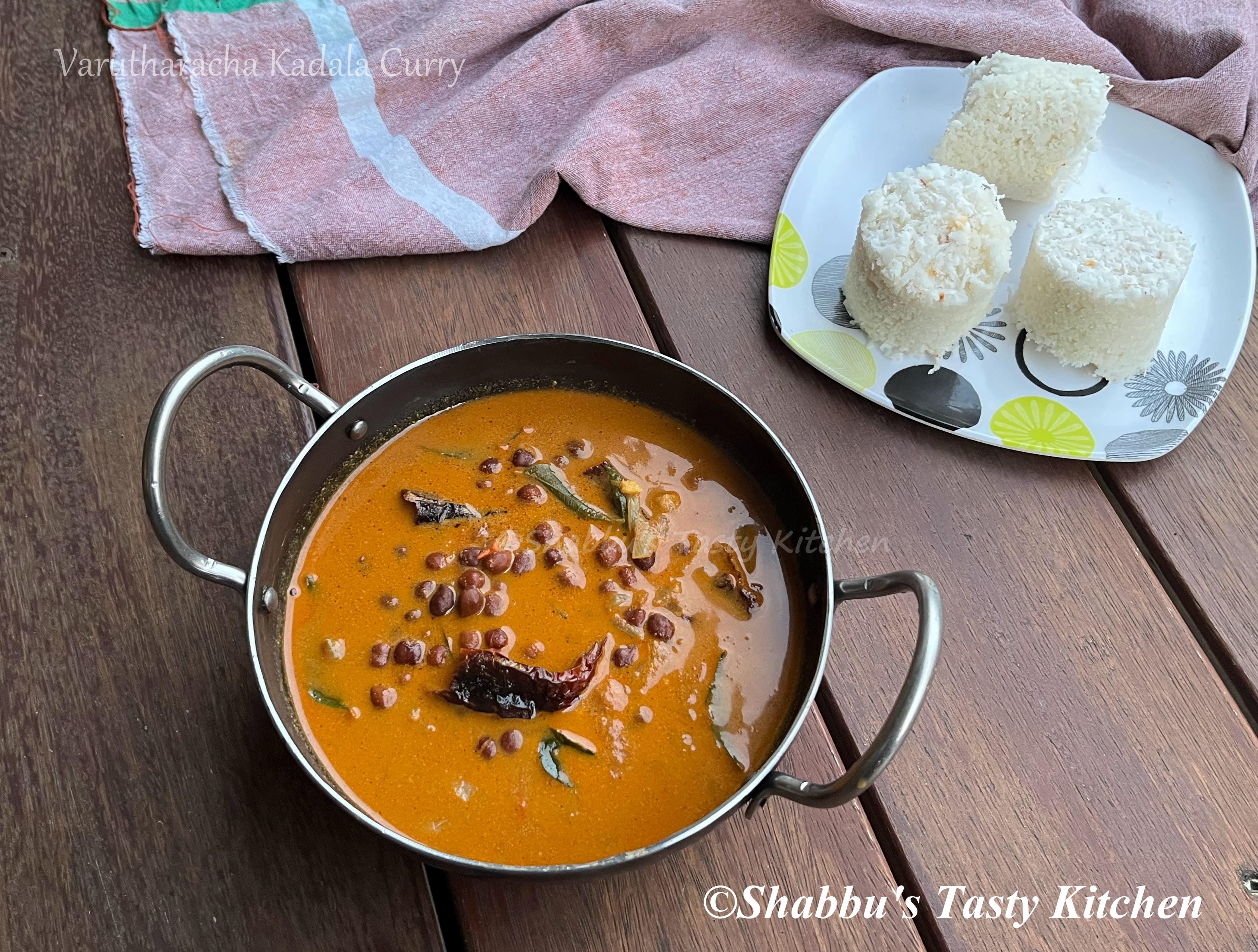 varutharacha-kadala-curry