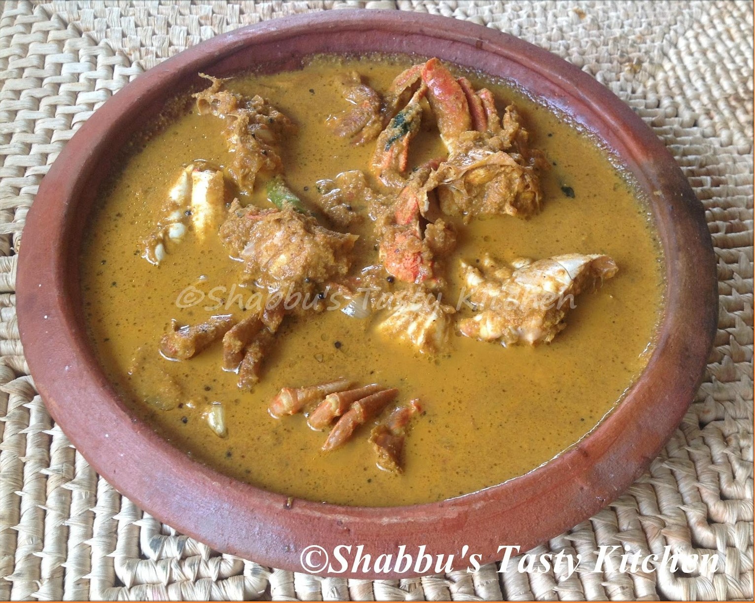 varutharacha-njandu-curry-crab-curry