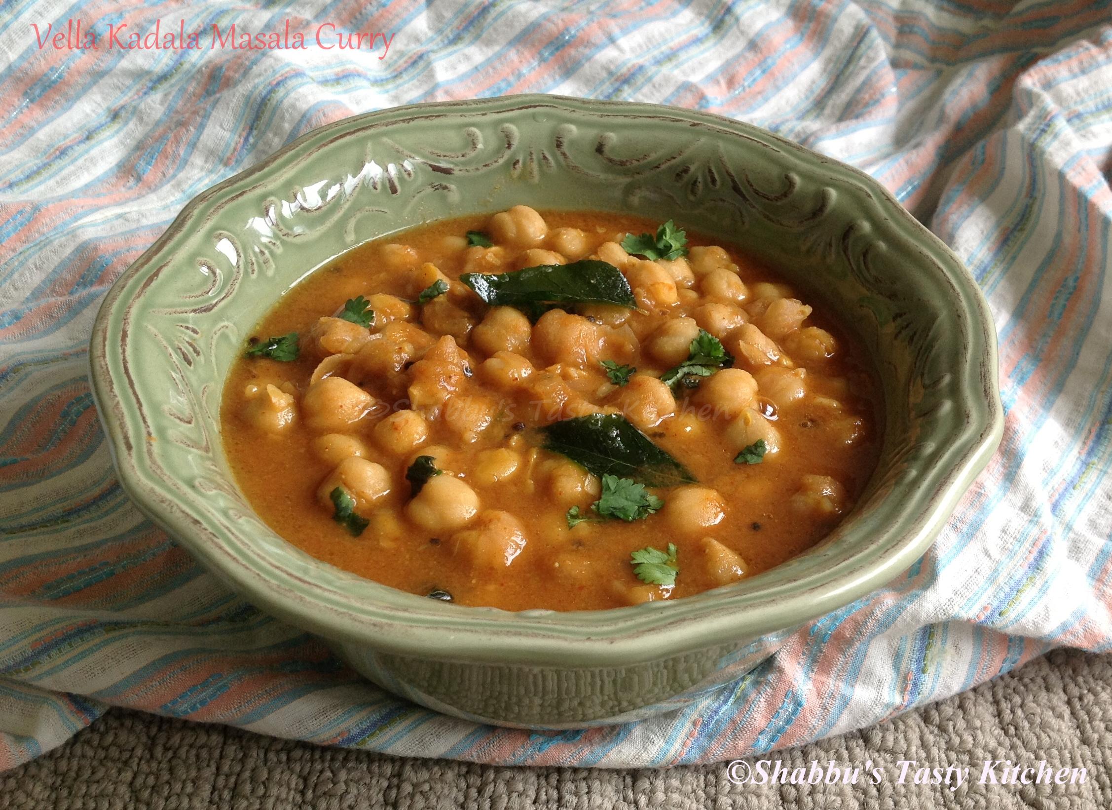 vella-kadala-white-chickpeas-masala
