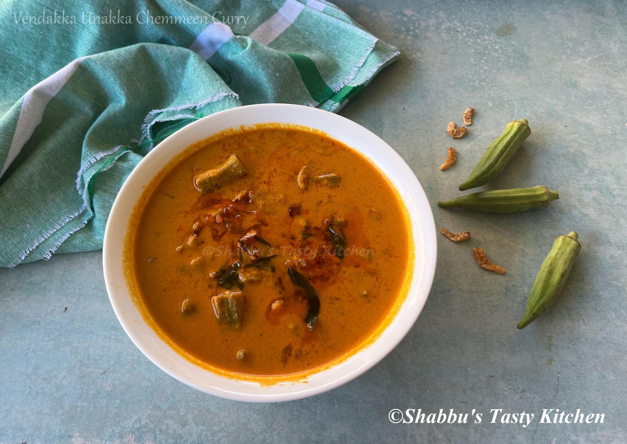 vendakka-unakka-chemmeen-curry