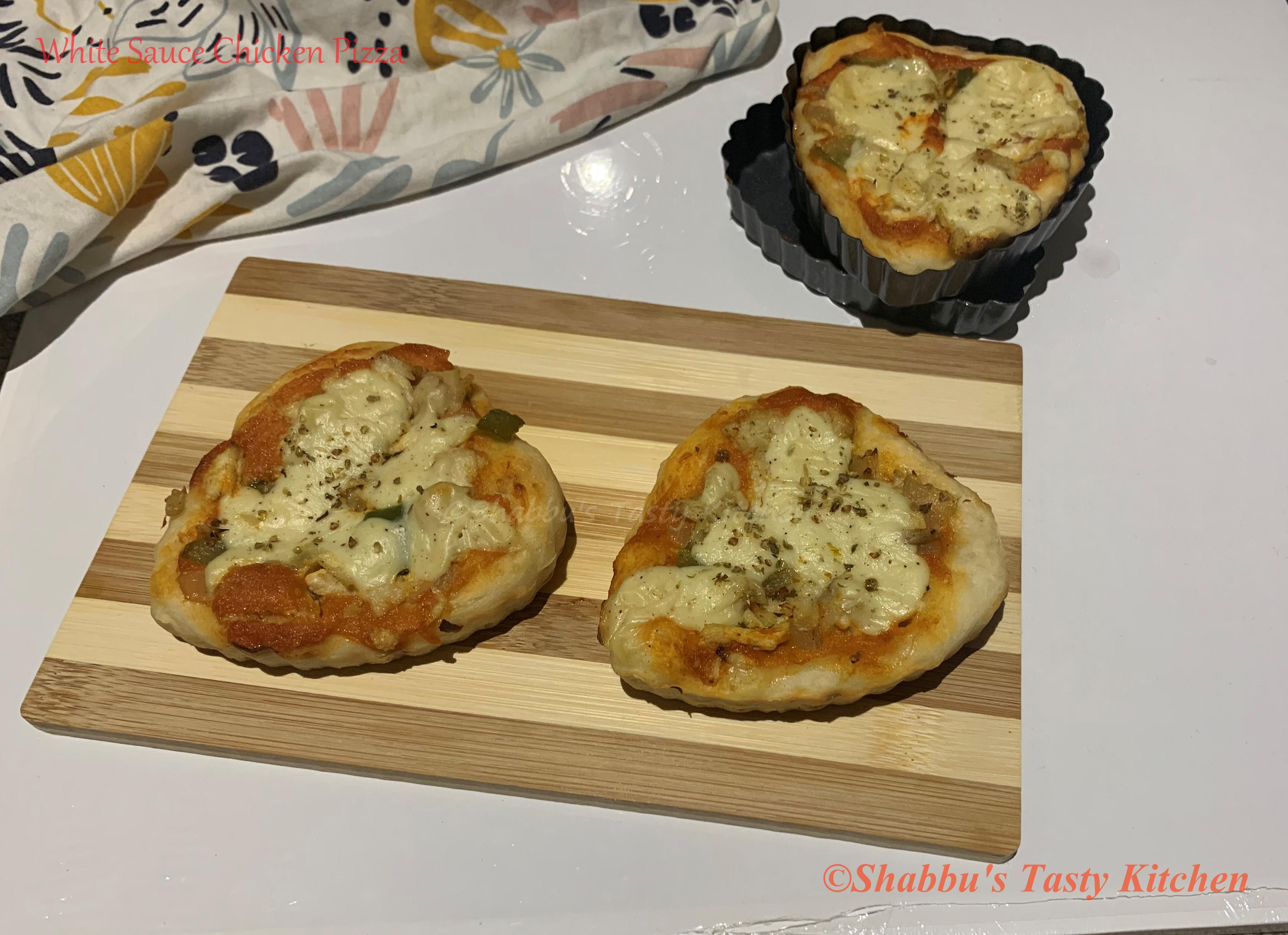 white-sauce-chicken-pizza