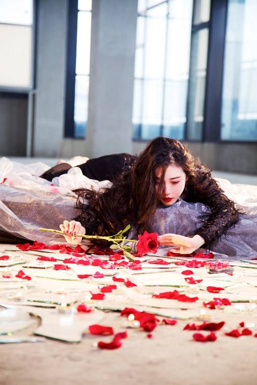 小清新美女张辛苑的意境写真图片