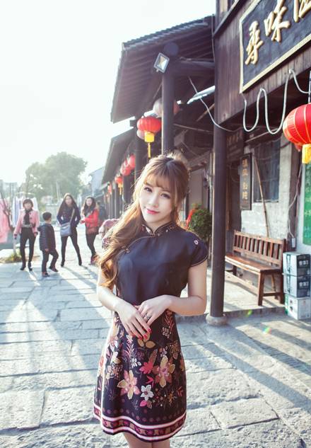 气质甜美美女旗袍写真（8）