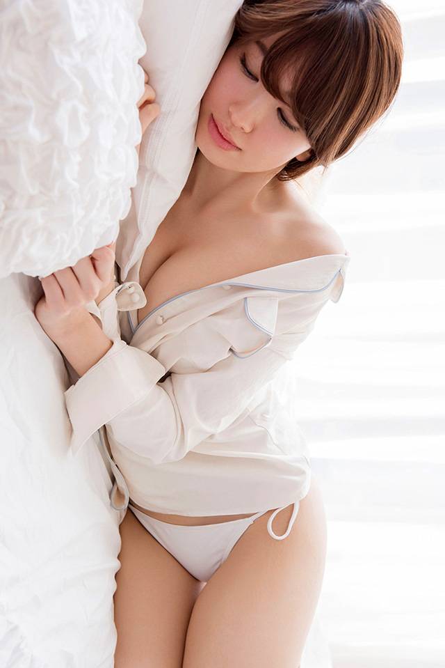 小嶋阳菜庆《Young Magazine》创刊35周年特摄写真赏[14]