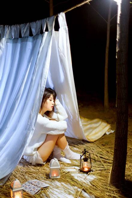 日系养眼美女夜晚图片写真（9）