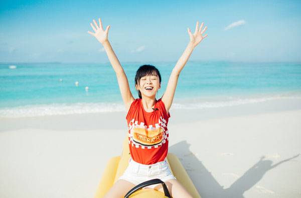 小清新美女宋伊人海边活力写真（2）