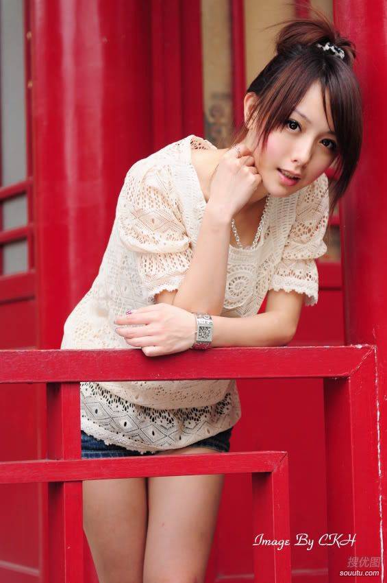 小清纯女生的休闲时光第1张图片