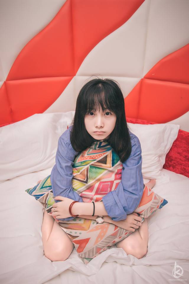 穿男士衬衫的少女-257