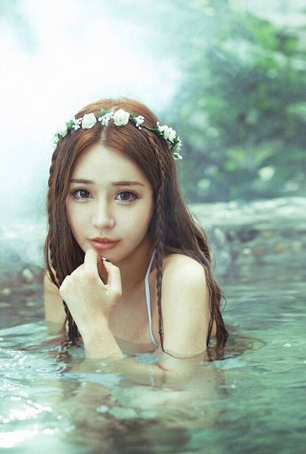 90后乳神于芷晴比基尼湿身写真（8）