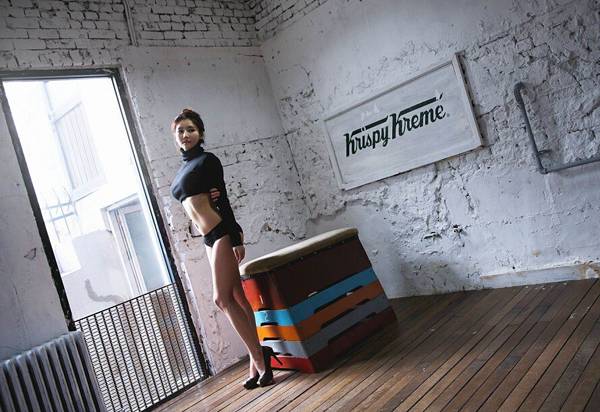 韩国车模韩佳恩室内性感写真图片写真（9）