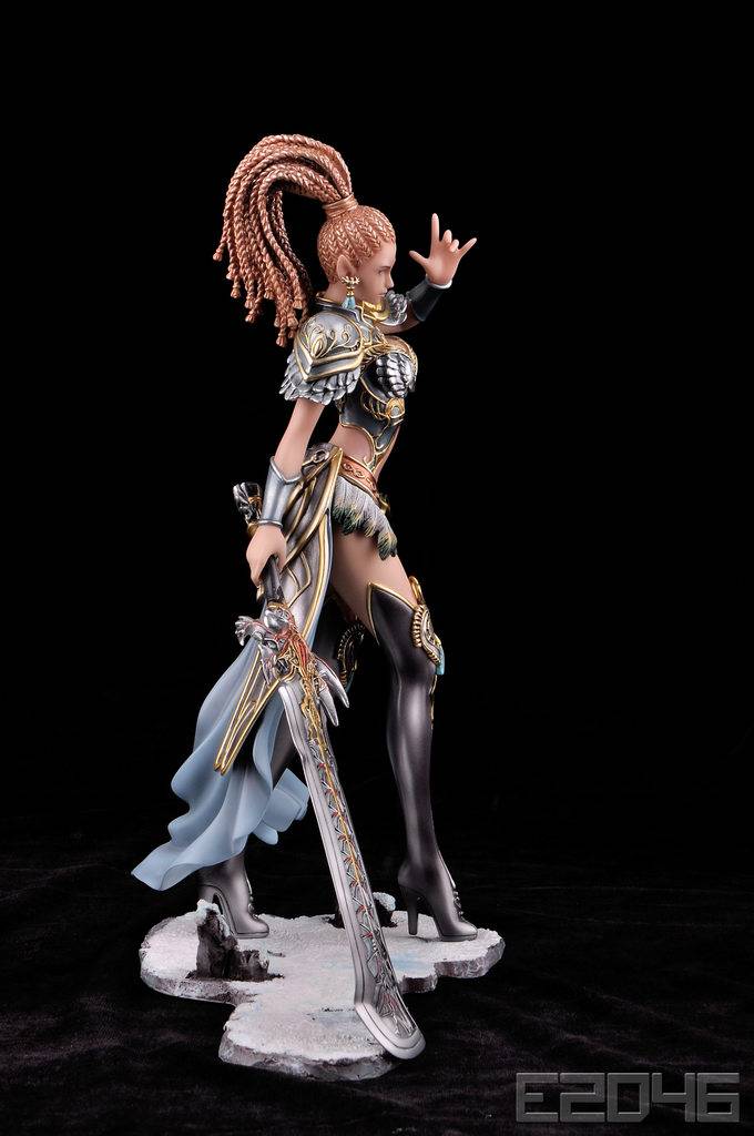 依莲尼亚 GK 圣骑士 E2046