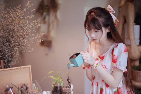 日系甜美少女咖啡馆写真图片写真（3）