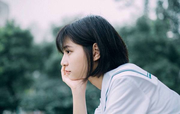 清纯短发美女制服胶片图片写真（3）