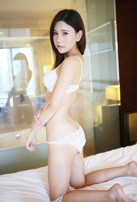 清纯养眼美女室内内衣图片写真（4）