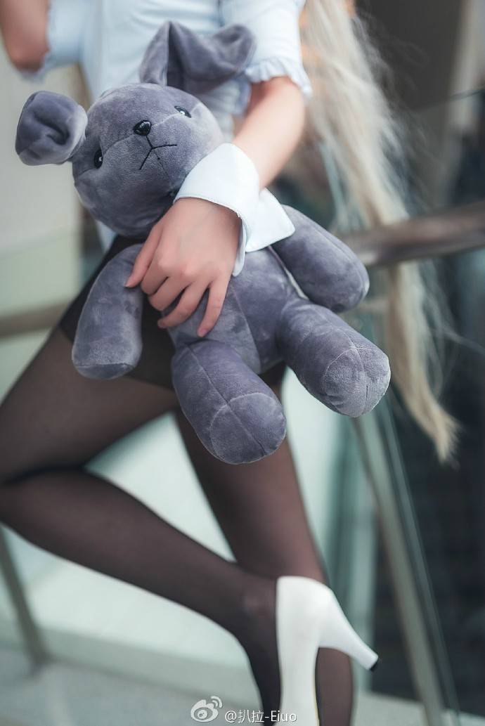 98fd320egw1f6uws7xd39j20vj1b80zn