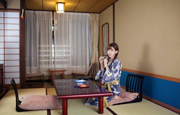 甜美嫩模陈潇日系浴衣图片写真（5）