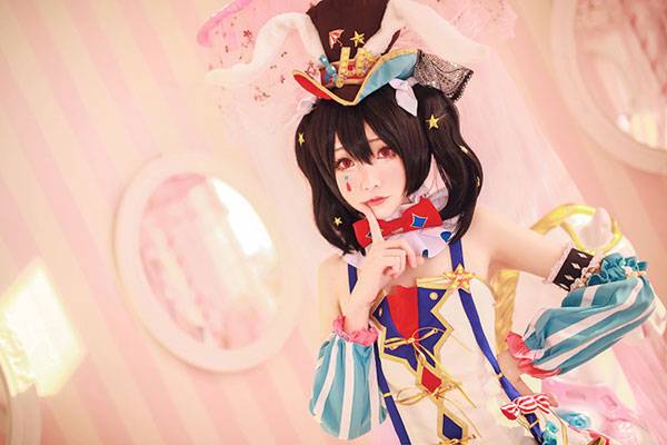可爱萌妹矢泽妮可马戏团觉醒COS（1）