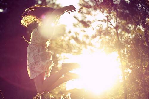 女生与阳光的小清新图片