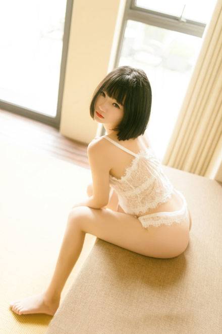 日系短发少女私房性感写真（2）