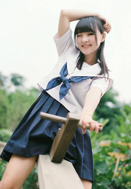 大眼清纯少女日系制服写真（10）
