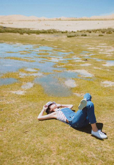 小清新文艺美女草原写真图片写真（10）