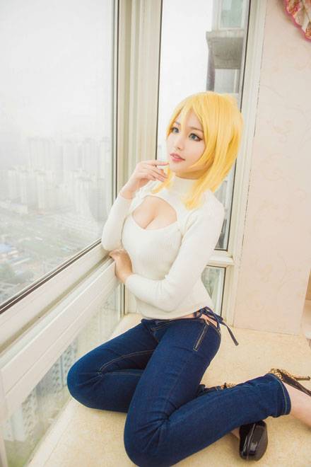 绚濑绘里开胸毛衣同4=人COS（5）