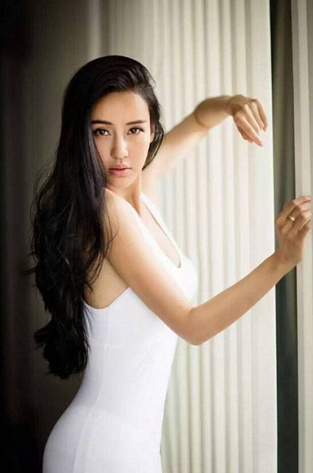 最美瑜伽教练母其弥雅最新性感图集（9）