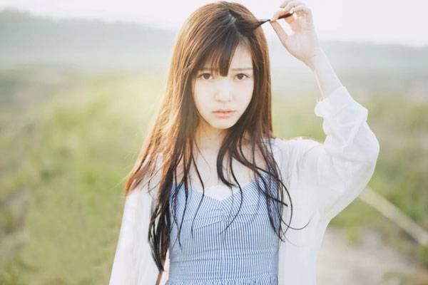 长发养眼美女日系清新图片写真（1）