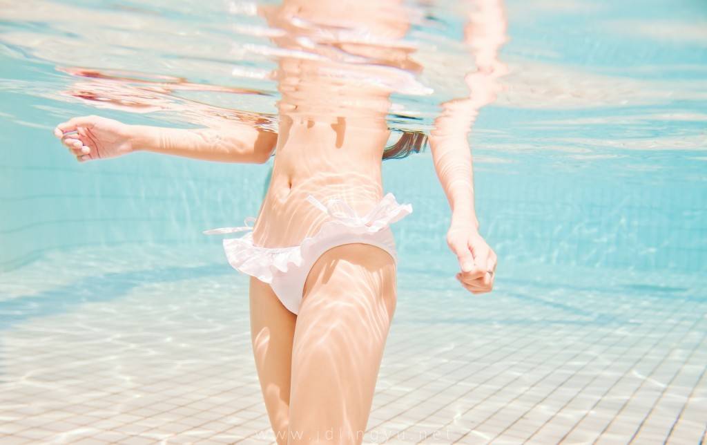 水下泳衣少女写真-49