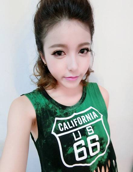 “电竞泷泽萝拉”苏叶薇私照美图赏（10）