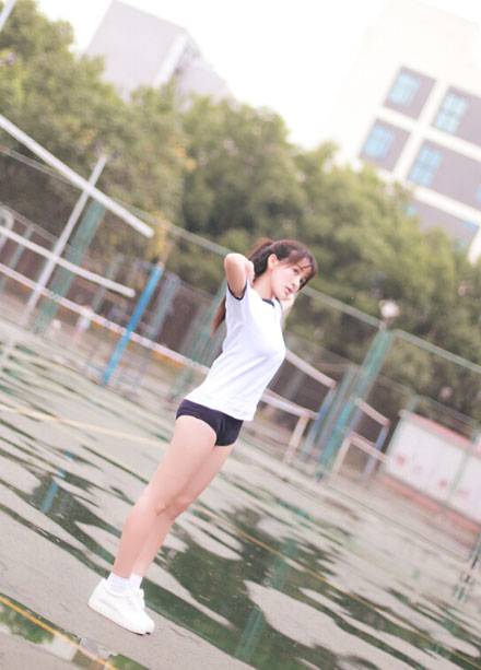 日系养眼美女体操服图片写真（5）