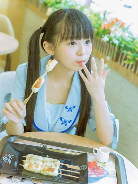 日系双马尾吃货萝莉日常写真集（2）