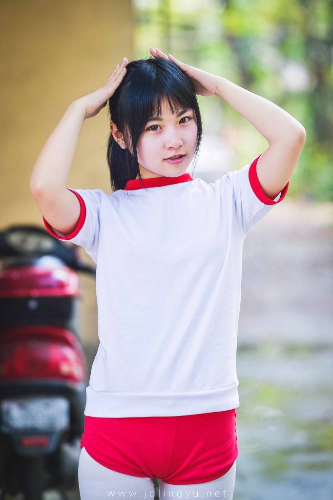 体操服萌妹子图片