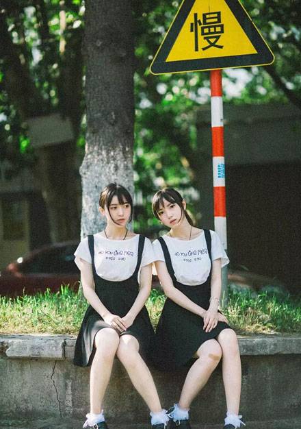 南京高颜双胞胎姐妹户外胶片图片写真（2）