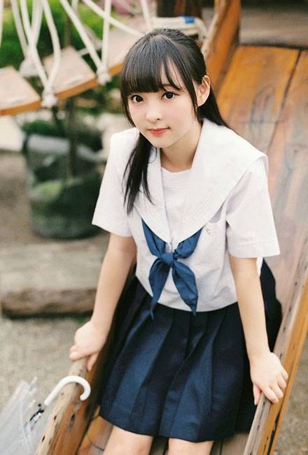 大眼清纯少女日系制服写真（9）