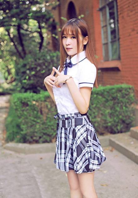 嫩模张优制服校园清新写真（7）