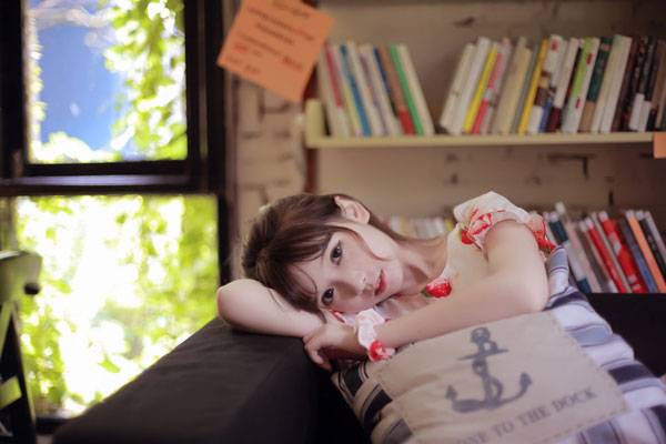 日系甜美少女咖啡馆写真图片写真（10）